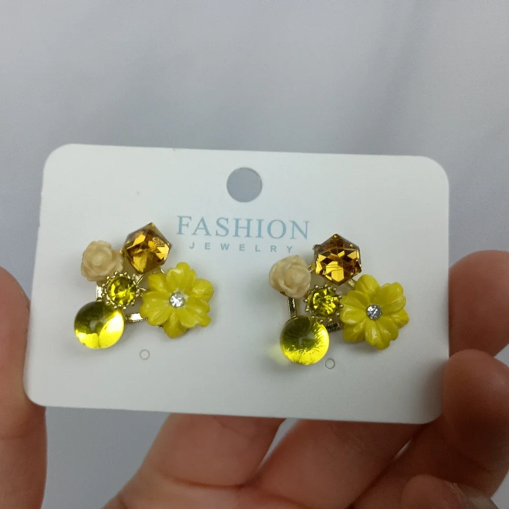 2/30$ Or 3/$35 Boho Yellow‎ and Gold Floral Stud Earrings (#0292)